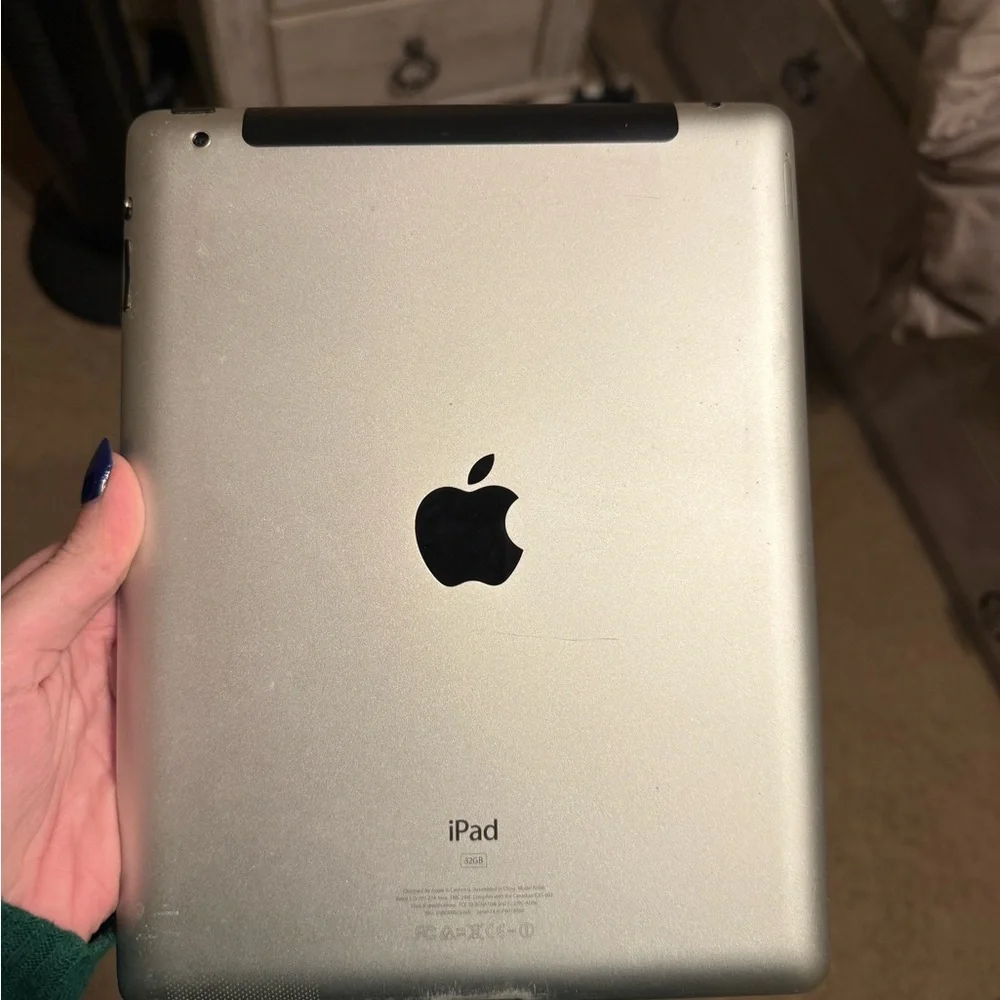 First Generation Apple iPad 32GB